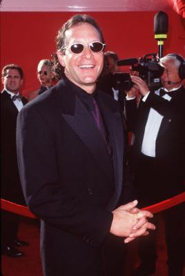 Steve Guttenberg at event of The 70th Annual Academy Awards (1998)