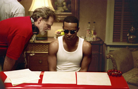 Taylor Hackford and Jamie Foxx in Ray (2004)
