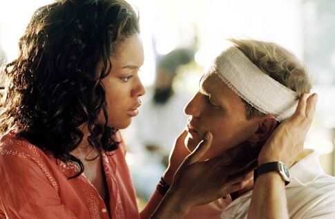 Still of Woody Harrelson and Naomie Harris in After the Sunset (2004)