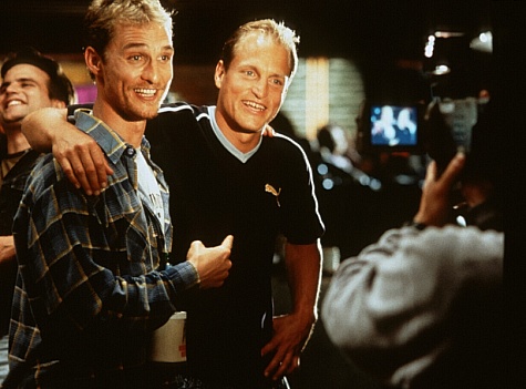 Ed Pekurny (Matthew McConaughey) and his brother Ray (Woody Harrelson) try-out for a new show on 