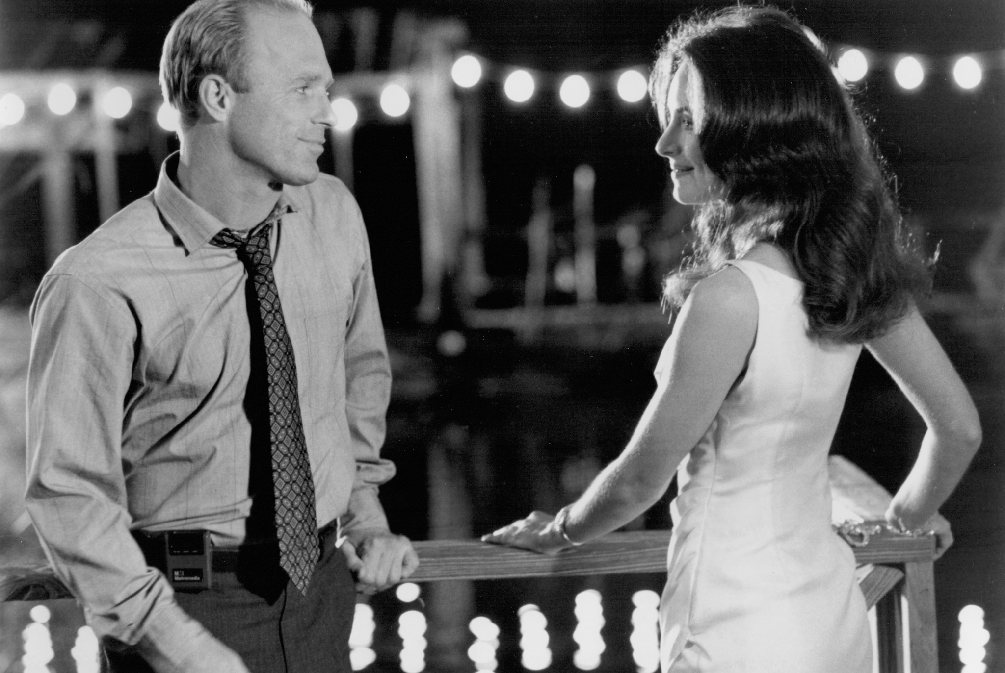 Still of Ed Harris and Madeleine Stowe in China Moon (1994)