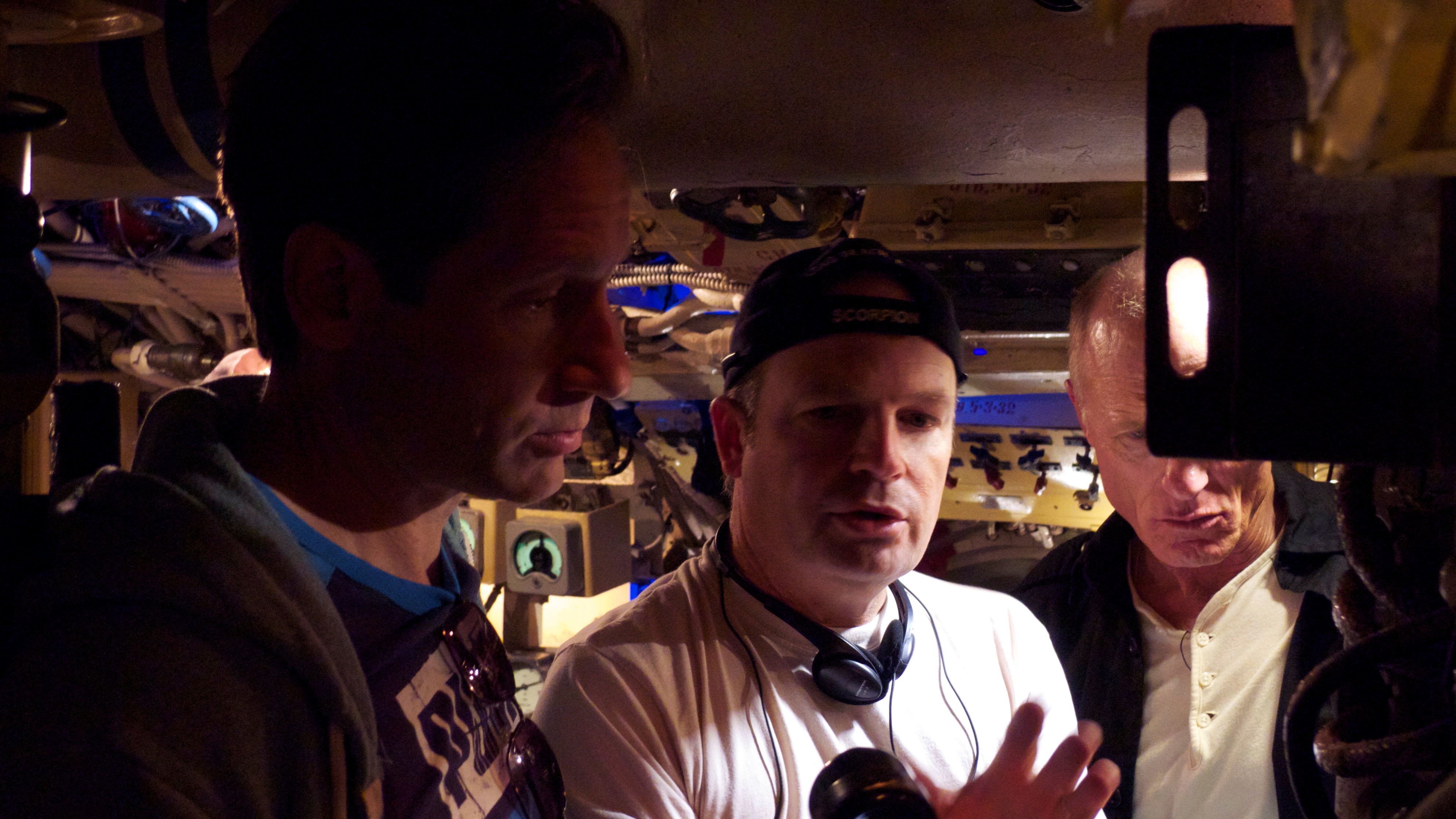 David Duchovny, Todd Robinson and Ed Harris on the set of Phantom.