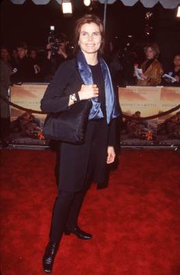 Mariel Hemingway at event of Message in a Bottle (1999)