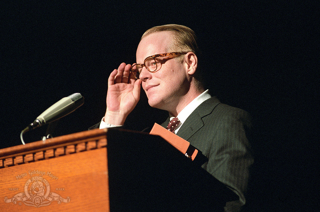 Still of Philip Seymour Hoffman in Capote (2005)