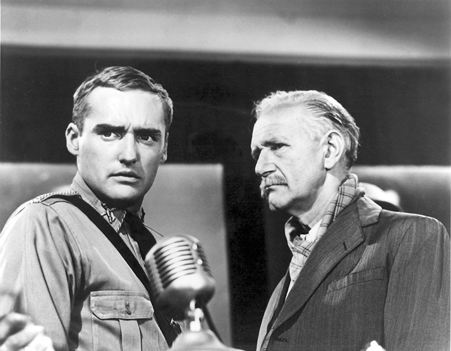 Still of Dennis Hopper and Ludwig Donath in The Twilight Zone (1959)