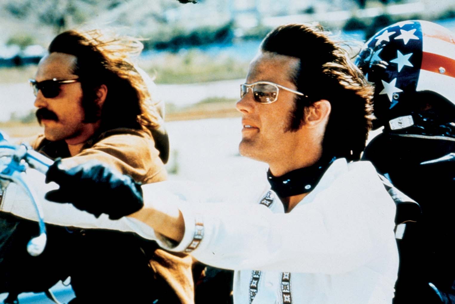 Still of Dennis Hopper and Peter Fonda in Easy Rider (1969)