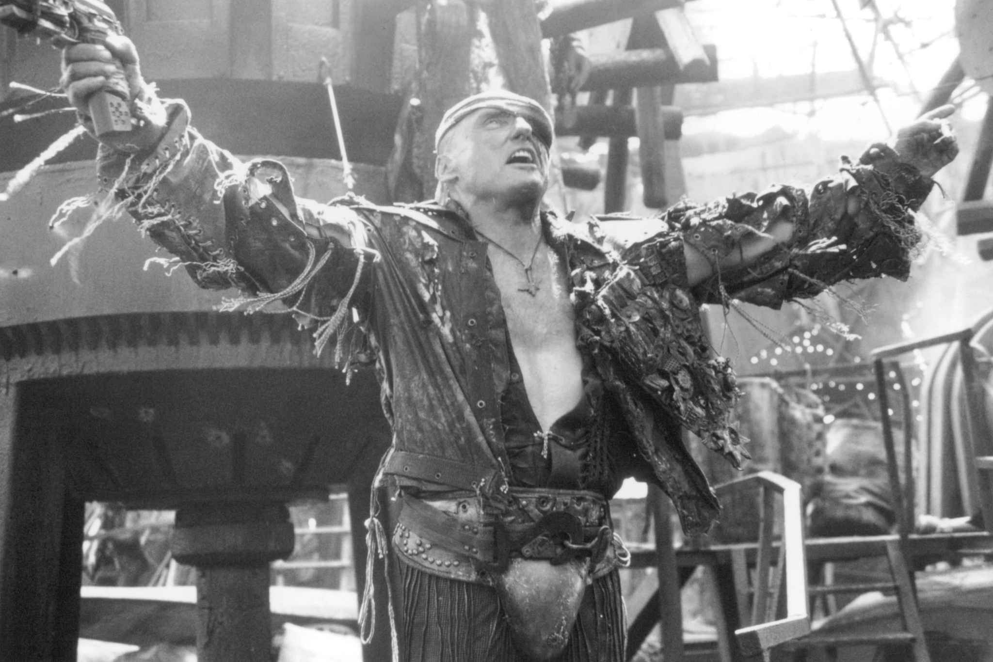 Still of Dennis Hopper in Waterworld (1995)