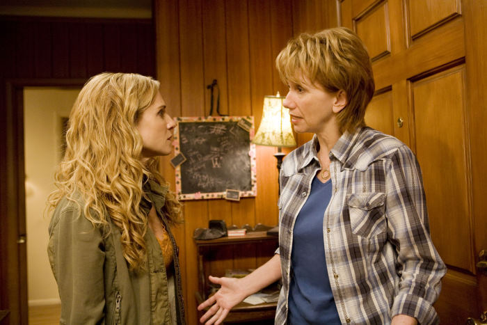 Still of Holly Hunter and Kathy Baker in Saving Grace (2007)