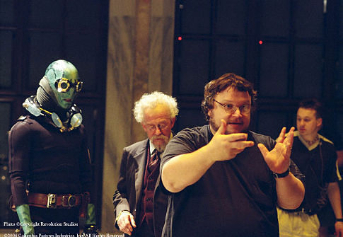 John Hurt, Doug Jones and Guillermo del Toro in Hellboy (2004)