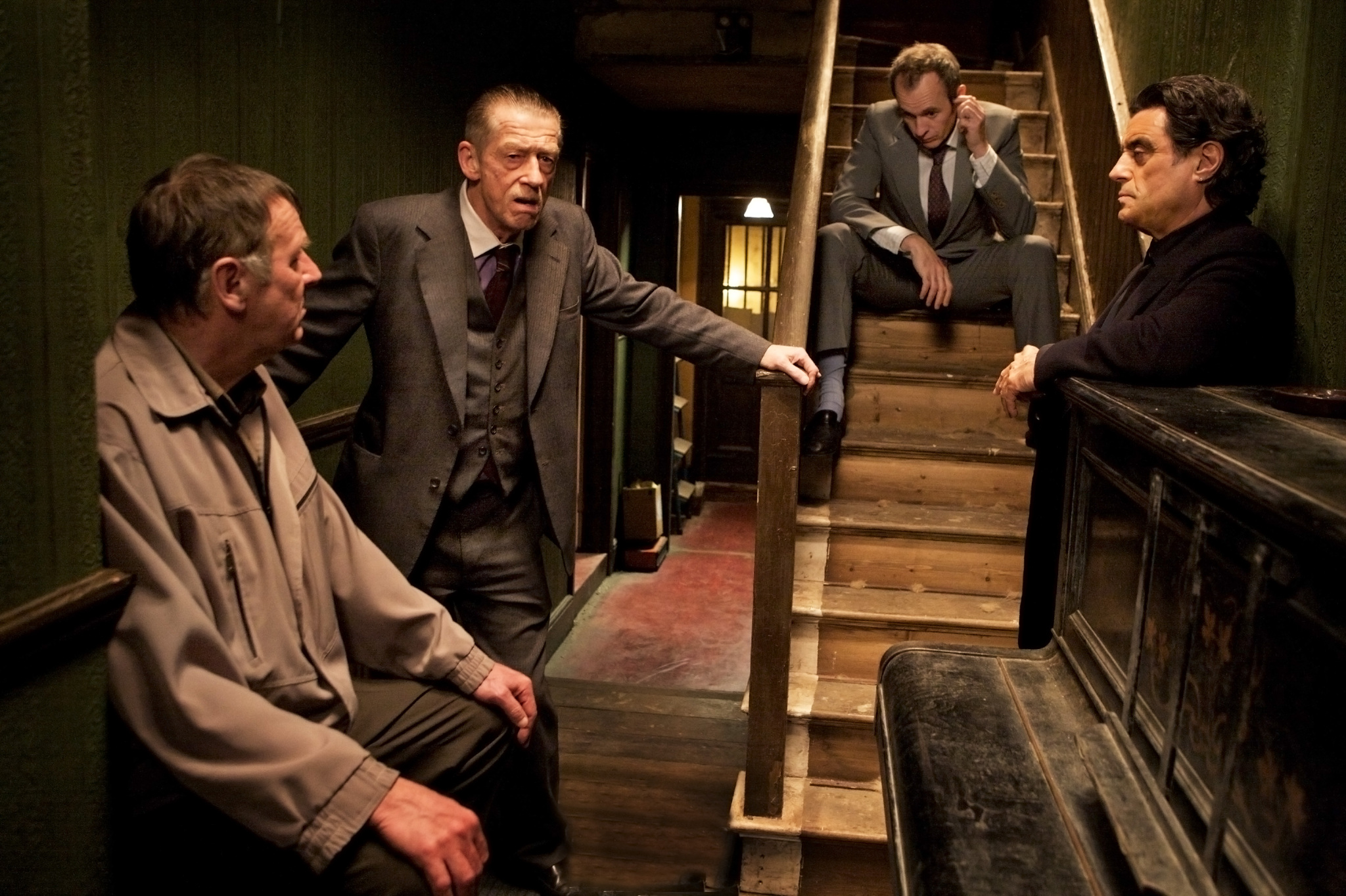 Still of John Hurt, Stephen Dillane, Ian McShane and Tom Wilkinson in 44 Inch Chest (2009)