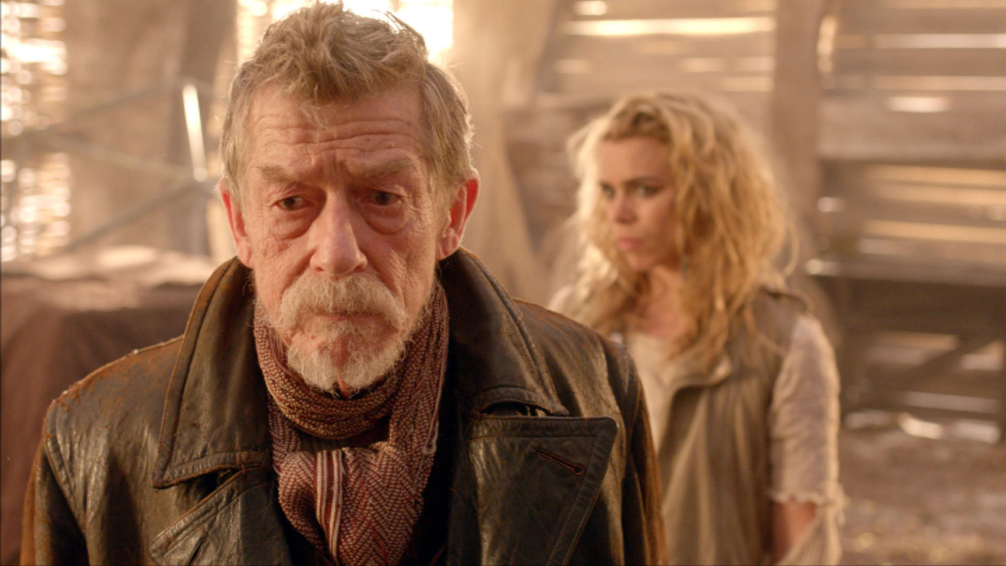 Still of John Hurt and Billie Piper in Doctor Who: The Day of the Doctor (2013)