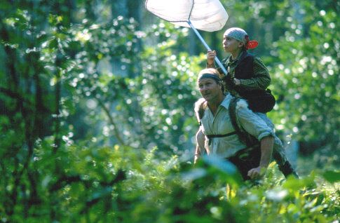 Still of William Hurt and Marc Donato in The Blue Butterfly (2004)