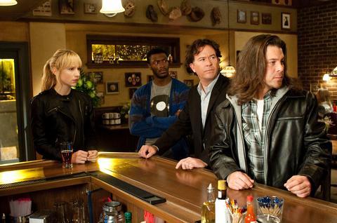 Still of Timothy Hutton, Aldis Hodge, Christian Kane and Beth Riesgraf in Svieto lygintojai (2008)