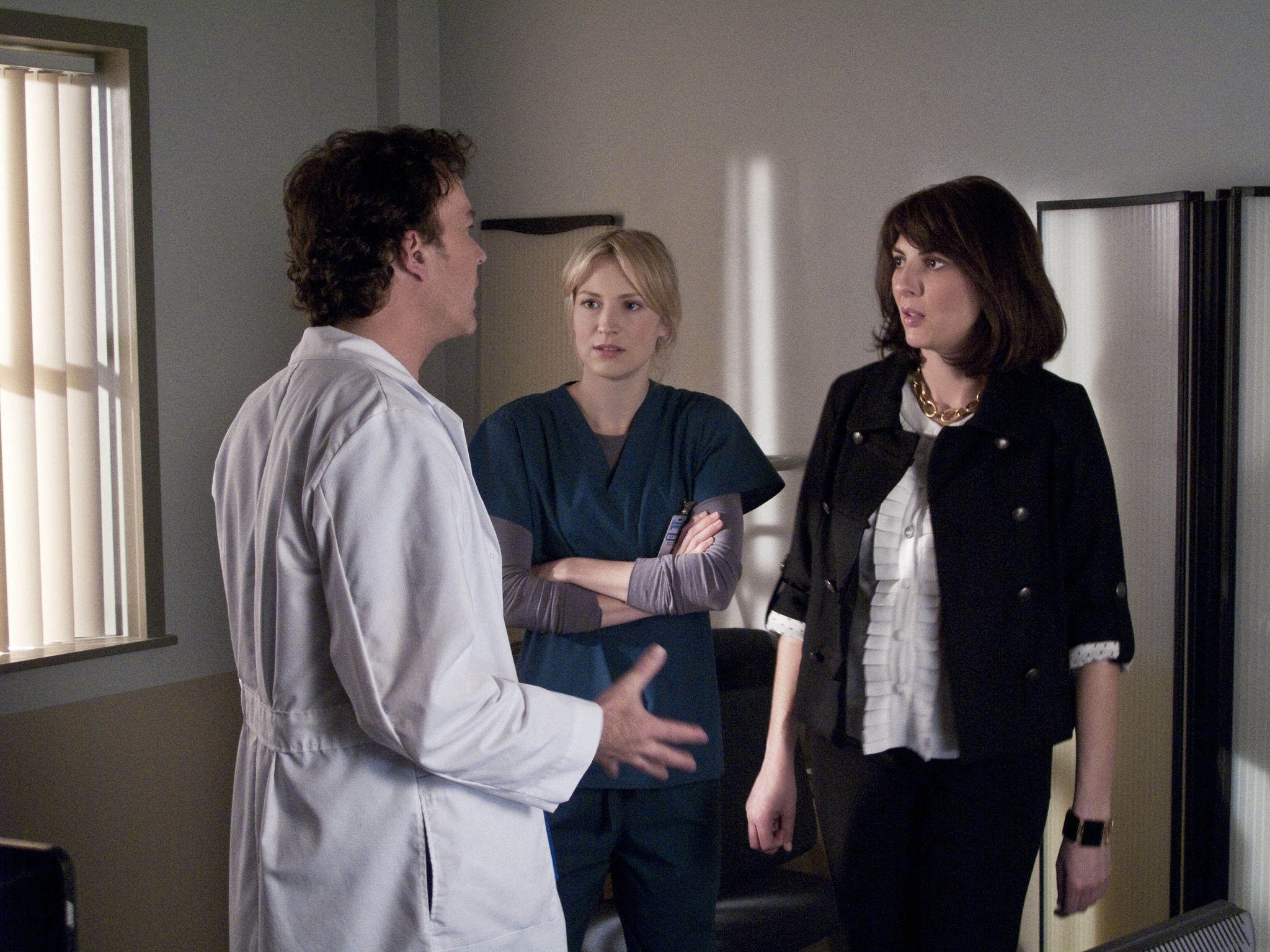 Still of Timothy Hutton, Gina Bellman and Beth Riesgraf in Svieto lygintojai (2008)