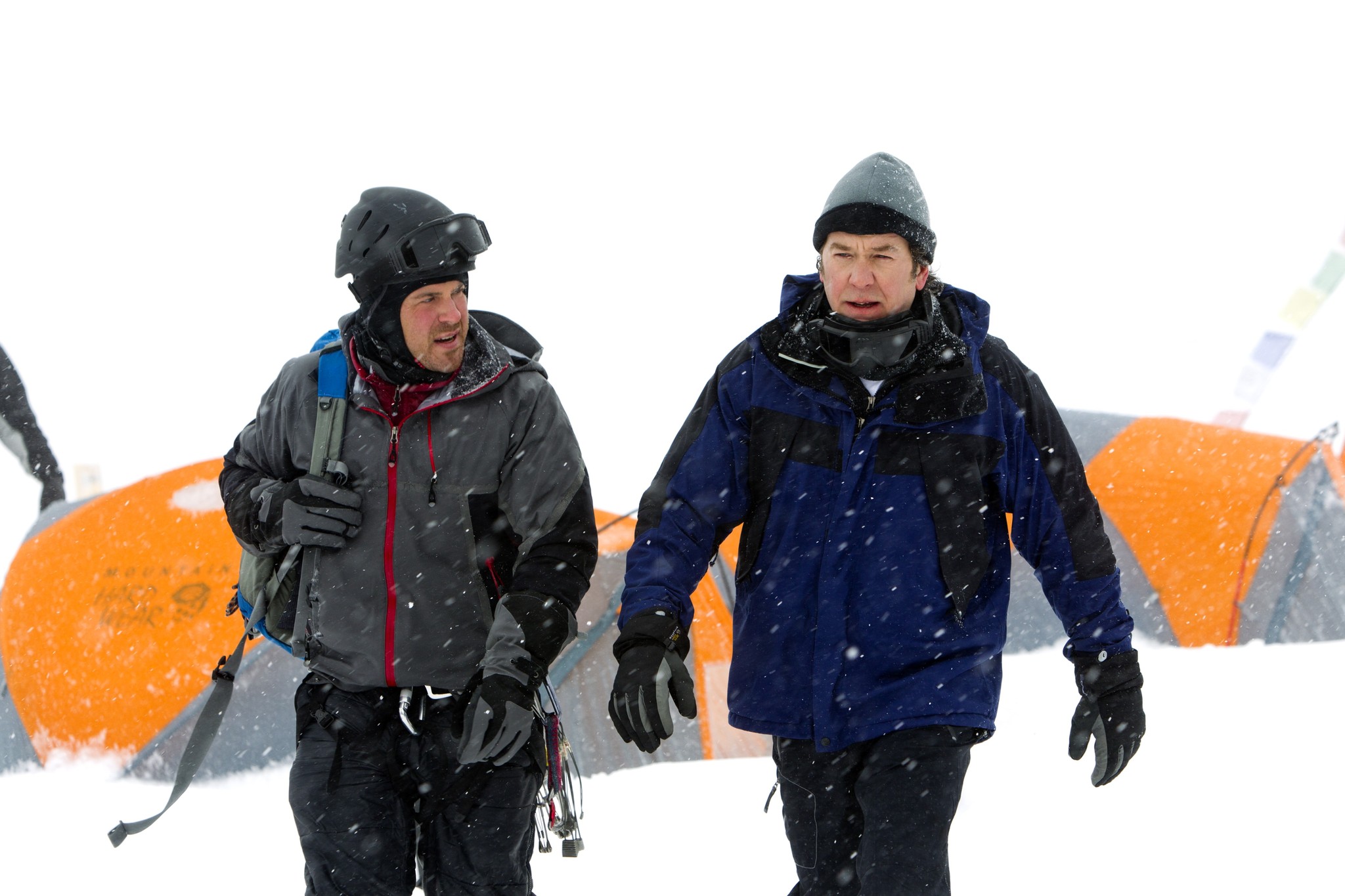 Still of Timothy Hutton and Christian Kane in Svieto lygintojai (2008)