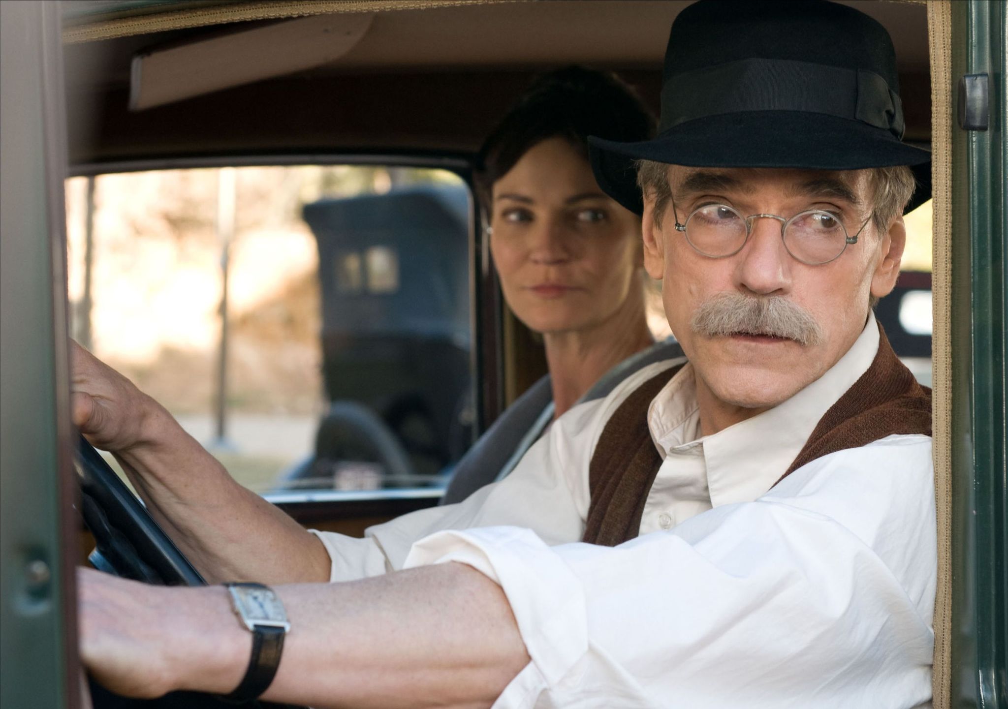 Still of Joan Allen and Jeremy Irons in Georgia O'Keeffe (2009)