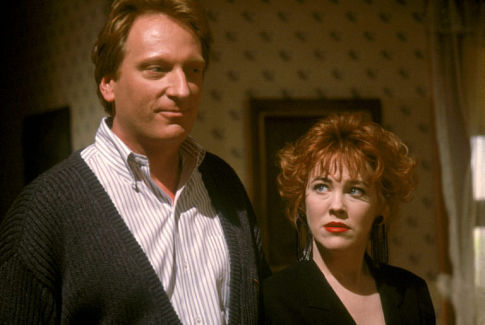 Still of Jeffrey Jones and Catherine O'Hara in Vabalu sultys (1988)