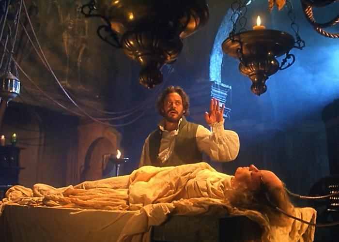 Still of Raul Julia in Roger Corman's Frankenstein Unbound (1990)