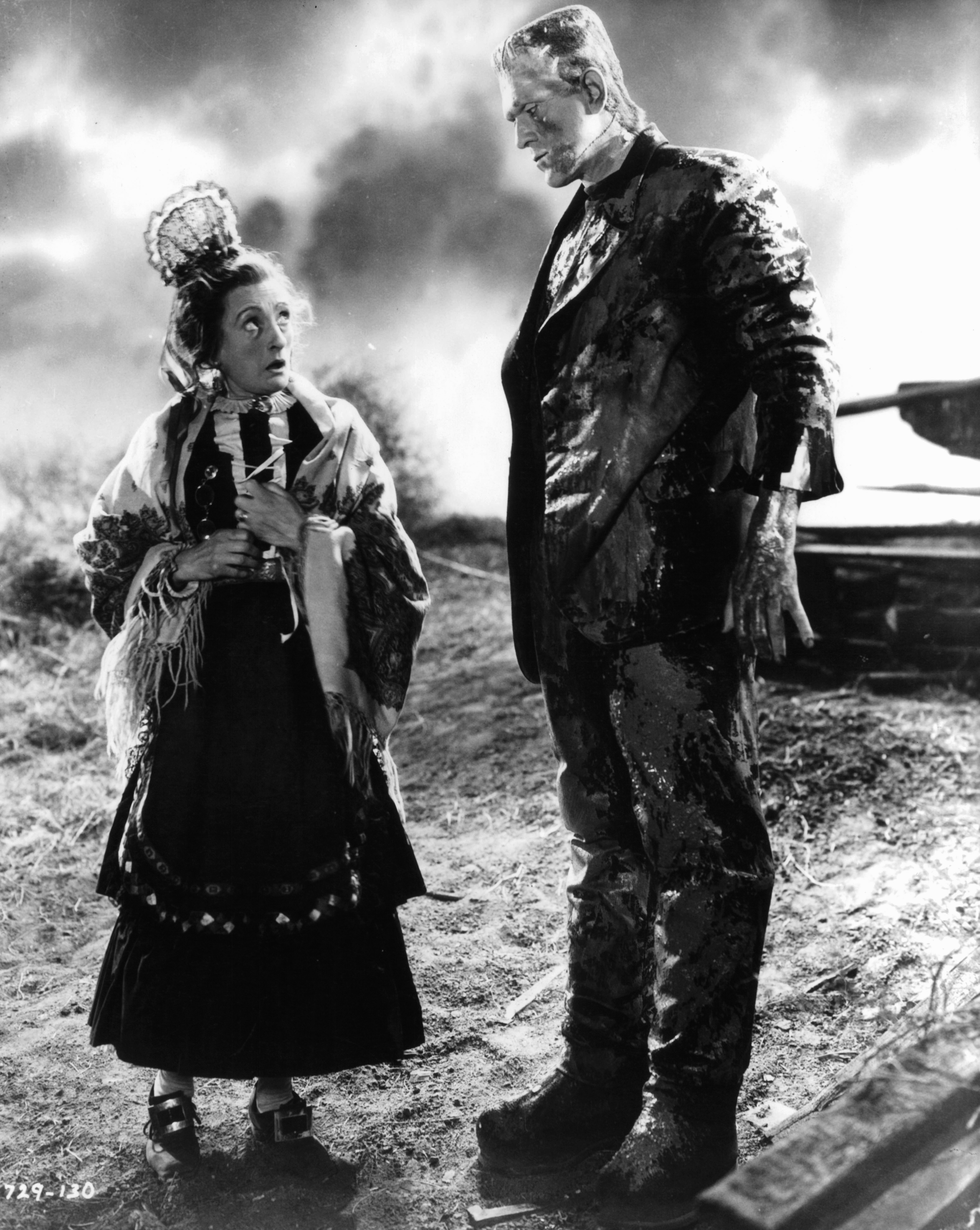 Still of Boris Karloff and Una O'Connor in Bride of Frankenstein (1935)