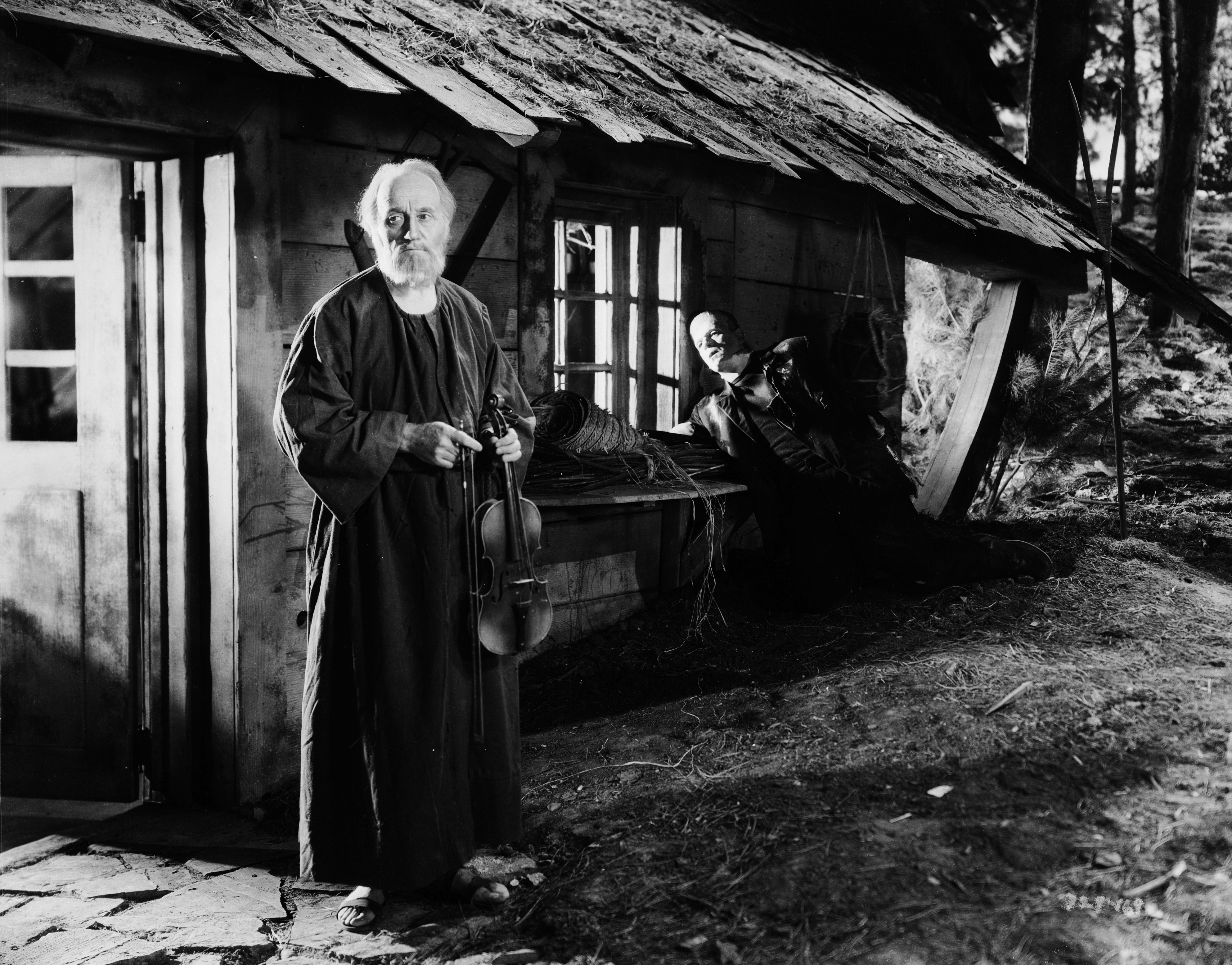 Still of Boris Karloff and O.P. Heggie in Bride of Frankenstein (1935)