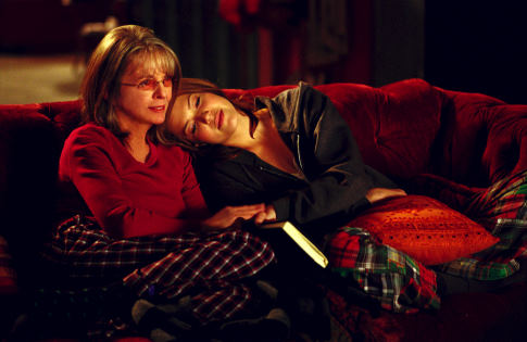 Still of Diane Keaton and Mandy Moore in Because I Said So (2007)
