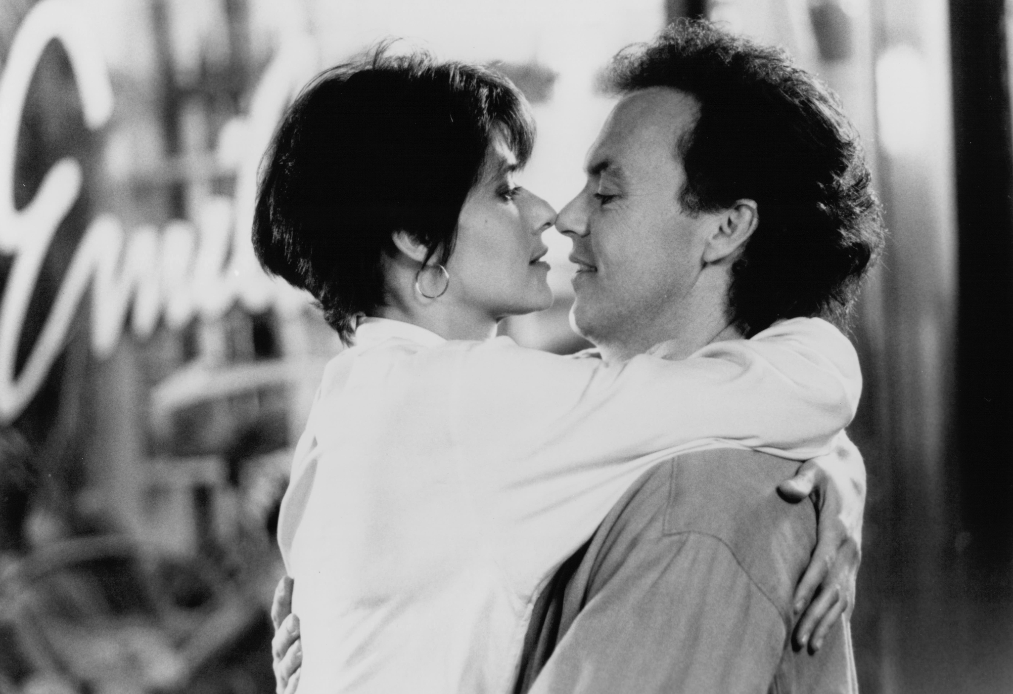 Still of Michael Keaton and Lorraine Bracco in The Dream Team (1989)
