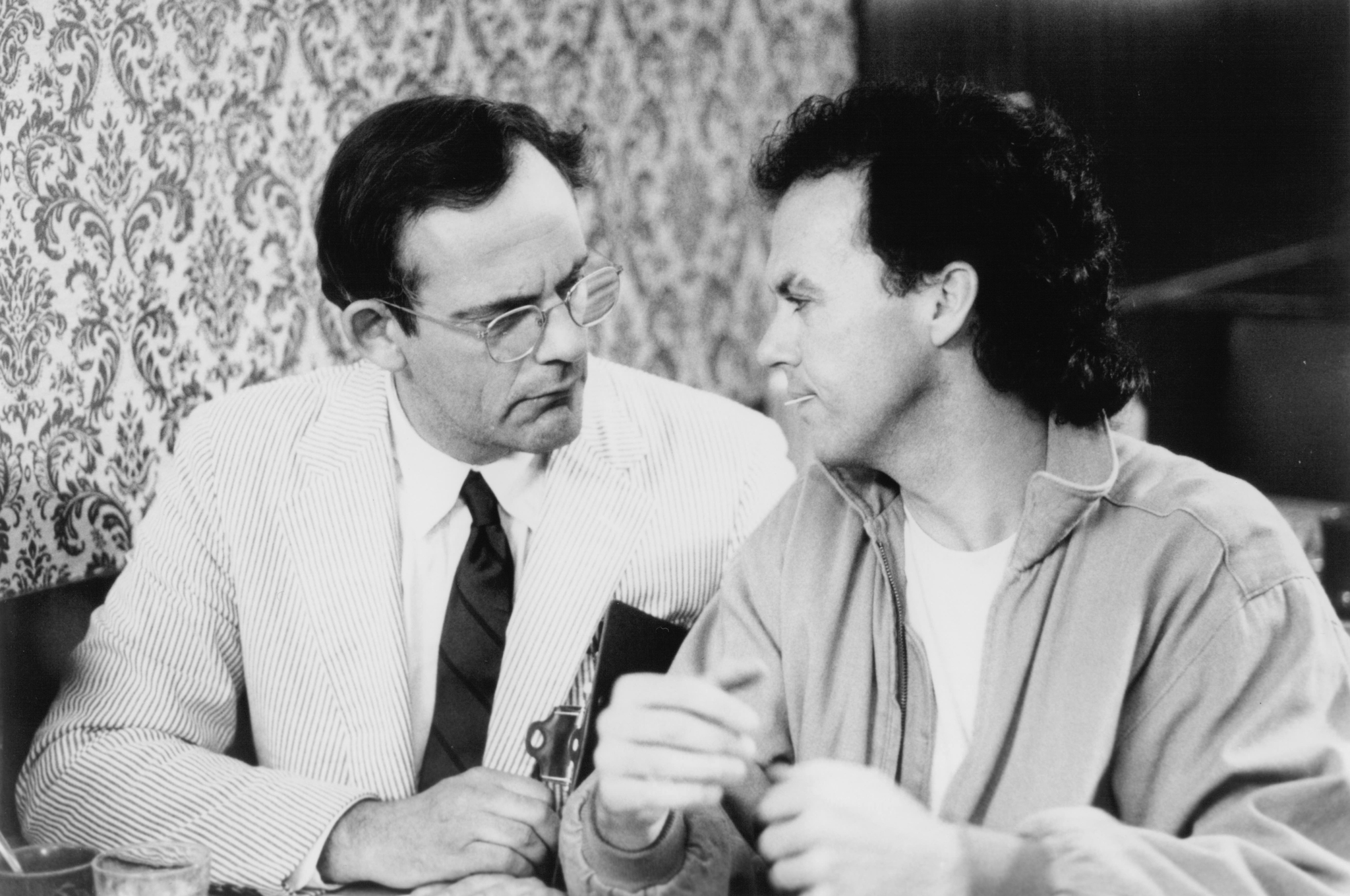 Still of Michael Keaton and Christopher Lloyd in The Dream Team (1989)