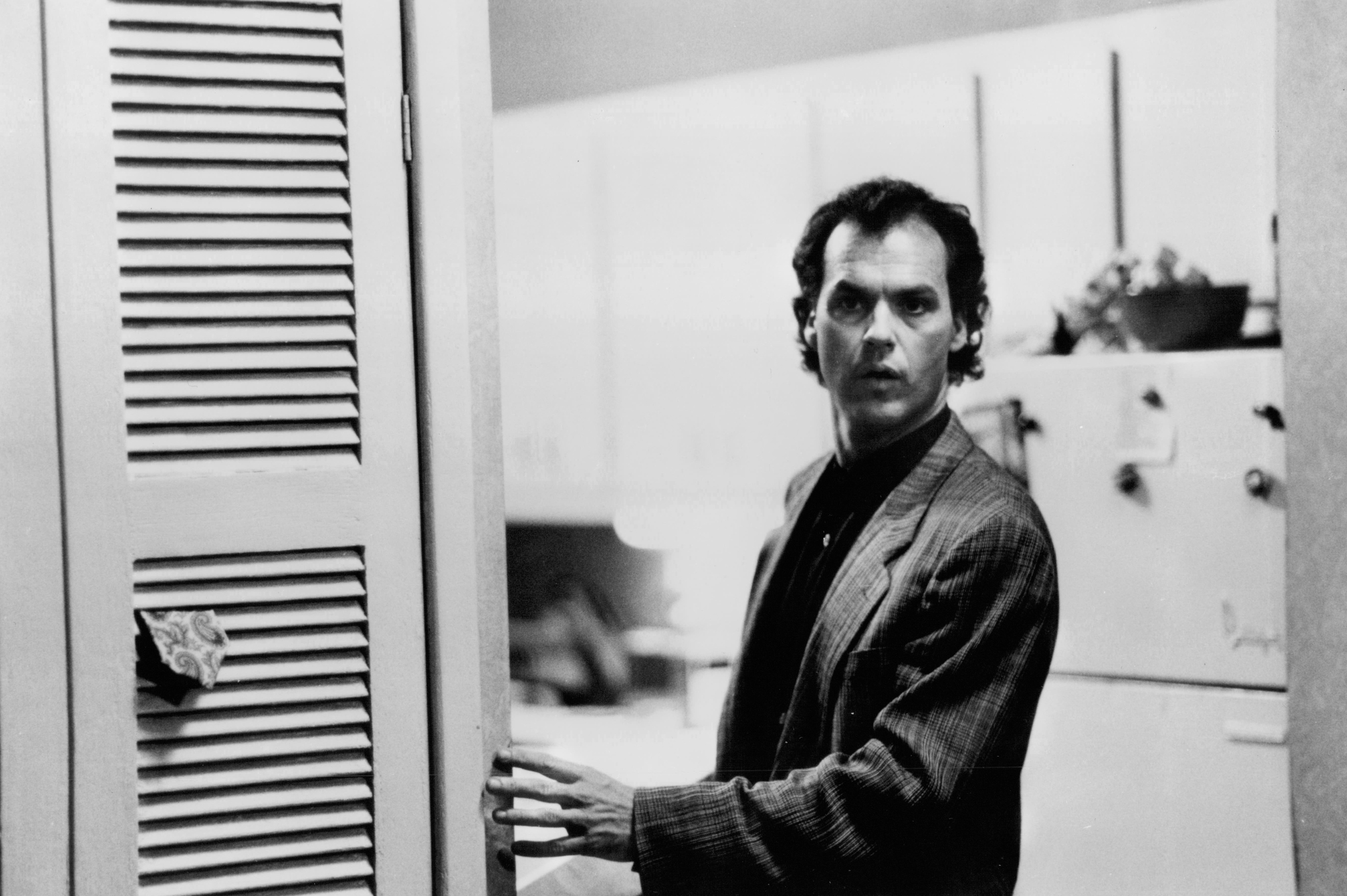 Still of Michael Keaton in The Squeeze (1987)