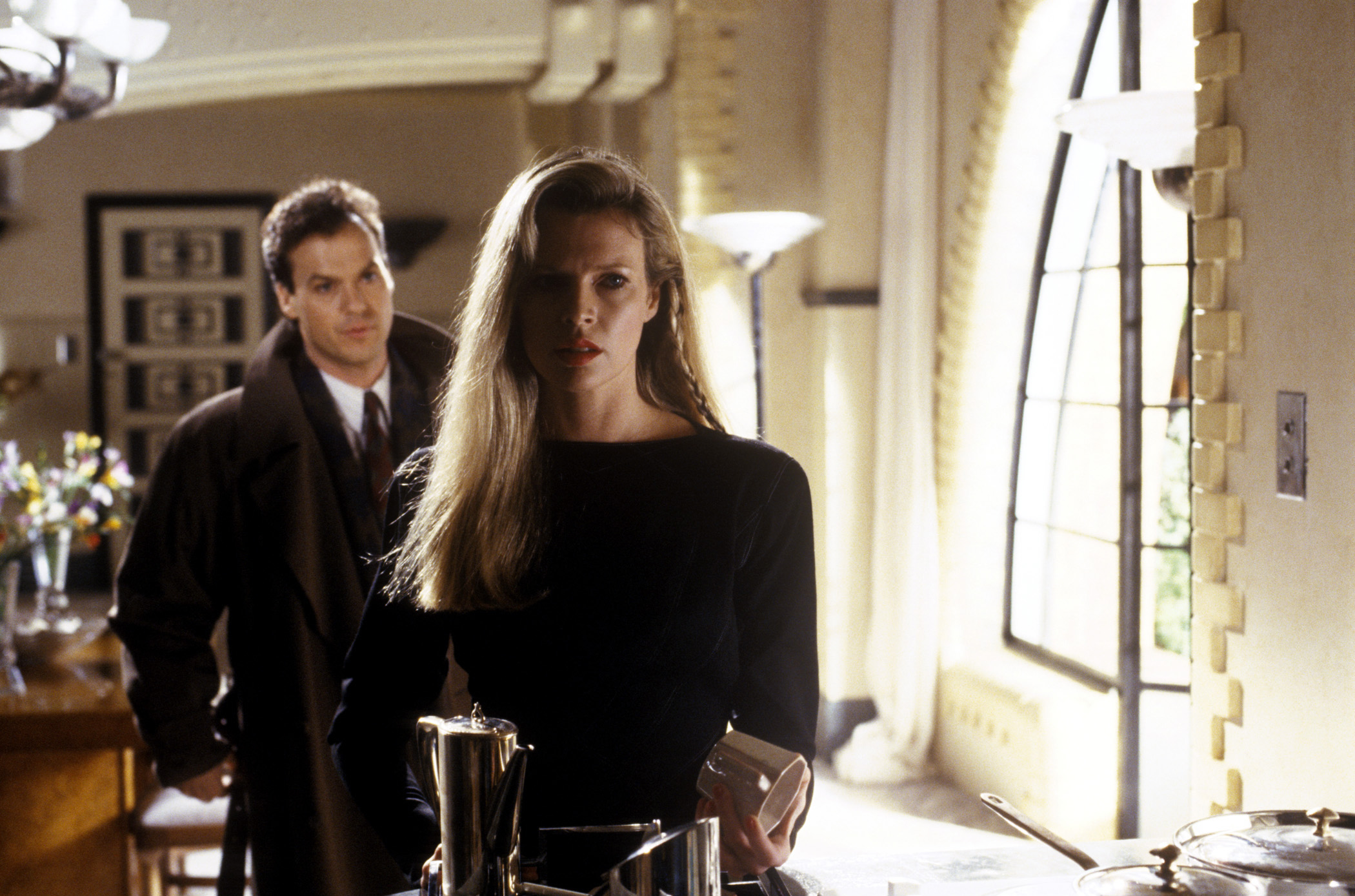 Still of Kim Basinger and Michael Keaton in Batman (1989)