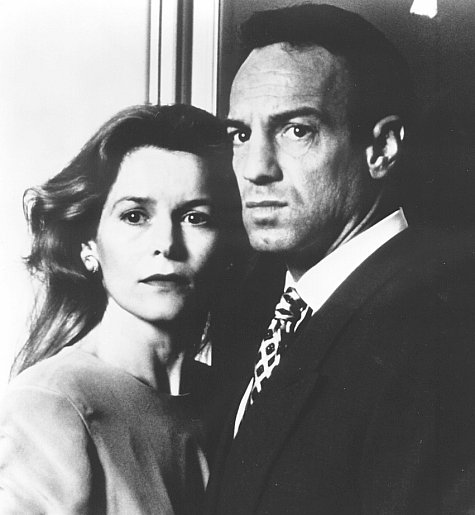 Still of Alice Krige and Peter Onorati in Donor Unknown (1995)