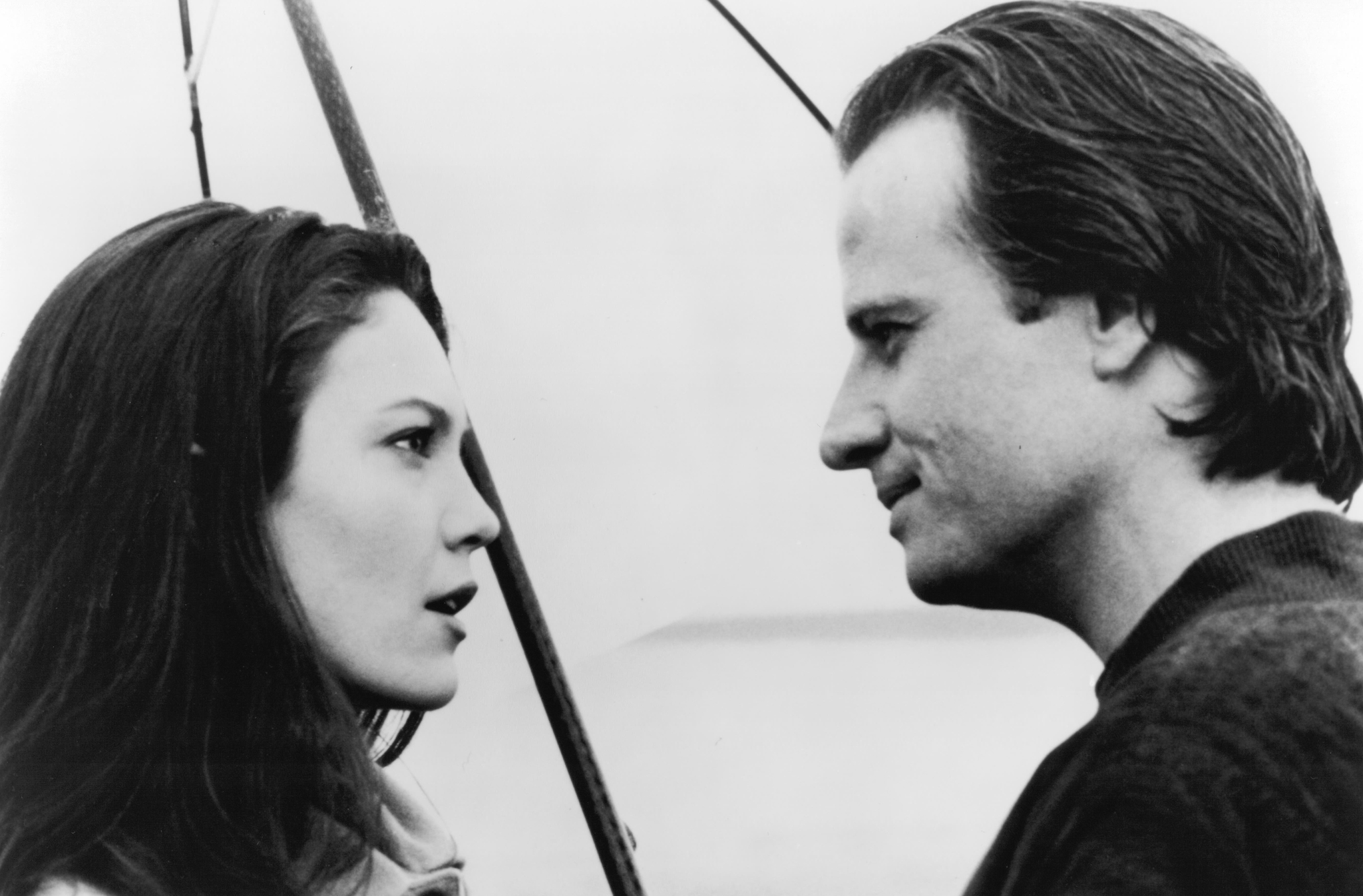 Still of Diane Lane and Christopher Lambert in Knight Moves (1992)