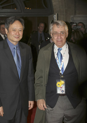 Ang Lee and Philip Baker Hall at event of Kuprotas kalnas (2005)