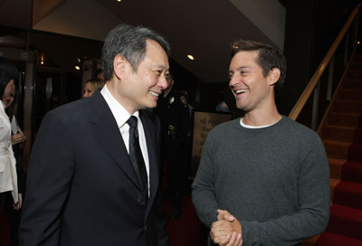 Ang Lee and Tobey Maguire at event of Se, jie (2007)