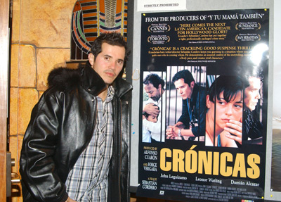 John Leguizamo at event of Crónicas (2004)
