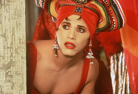 Still of John Leguizamo in To Wong Foo Thanks for Everything, Julie Newmar (1995)