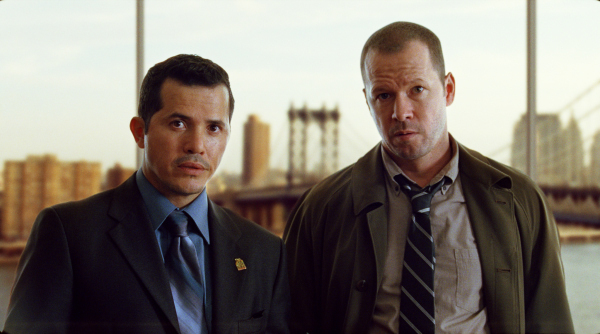 Still of John Leguizamo and Donnie Wahlberg in Righteous Kill (2008)