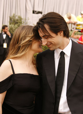 Jennifer Jason Leigh and Noah Baumbach at event of The 78th Annual Academy Awards (2006)