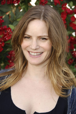 Jennifer Jason Leigh