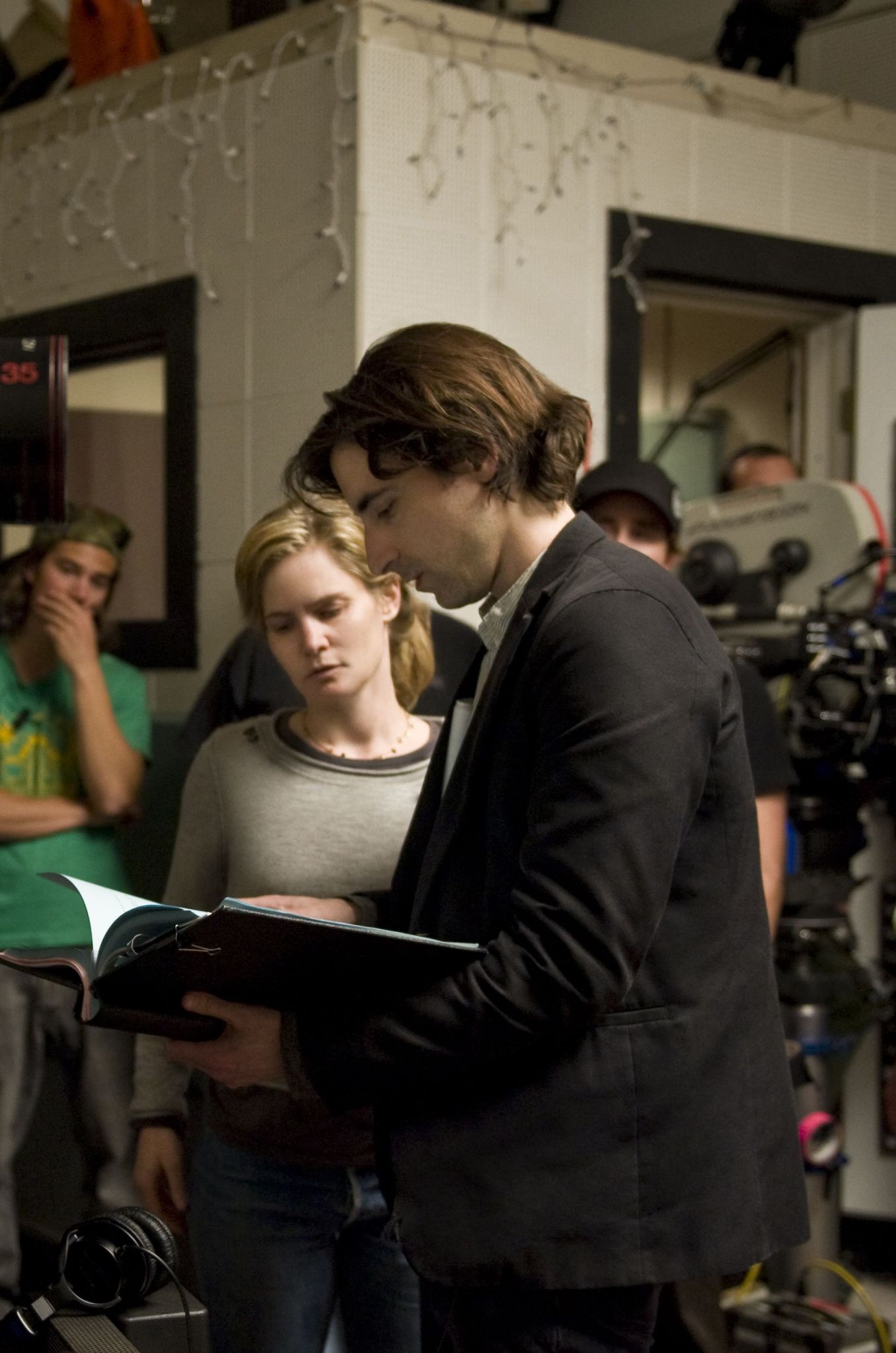 Still of Jennifer Jason Leigh and Noah Baumbach in Greenberg (2010)