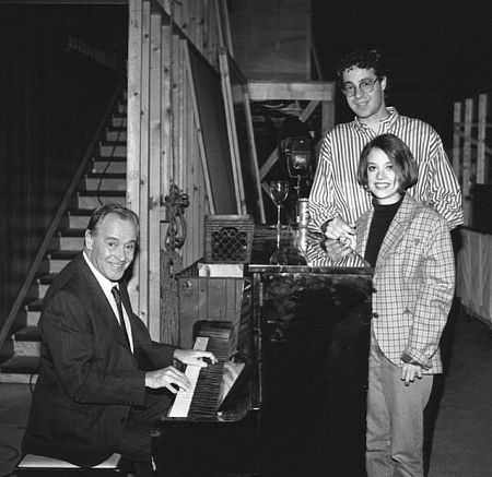 Morris Ruskin with wife Karna and Jack Lemmon on the set of Glengarry Glen Ross.