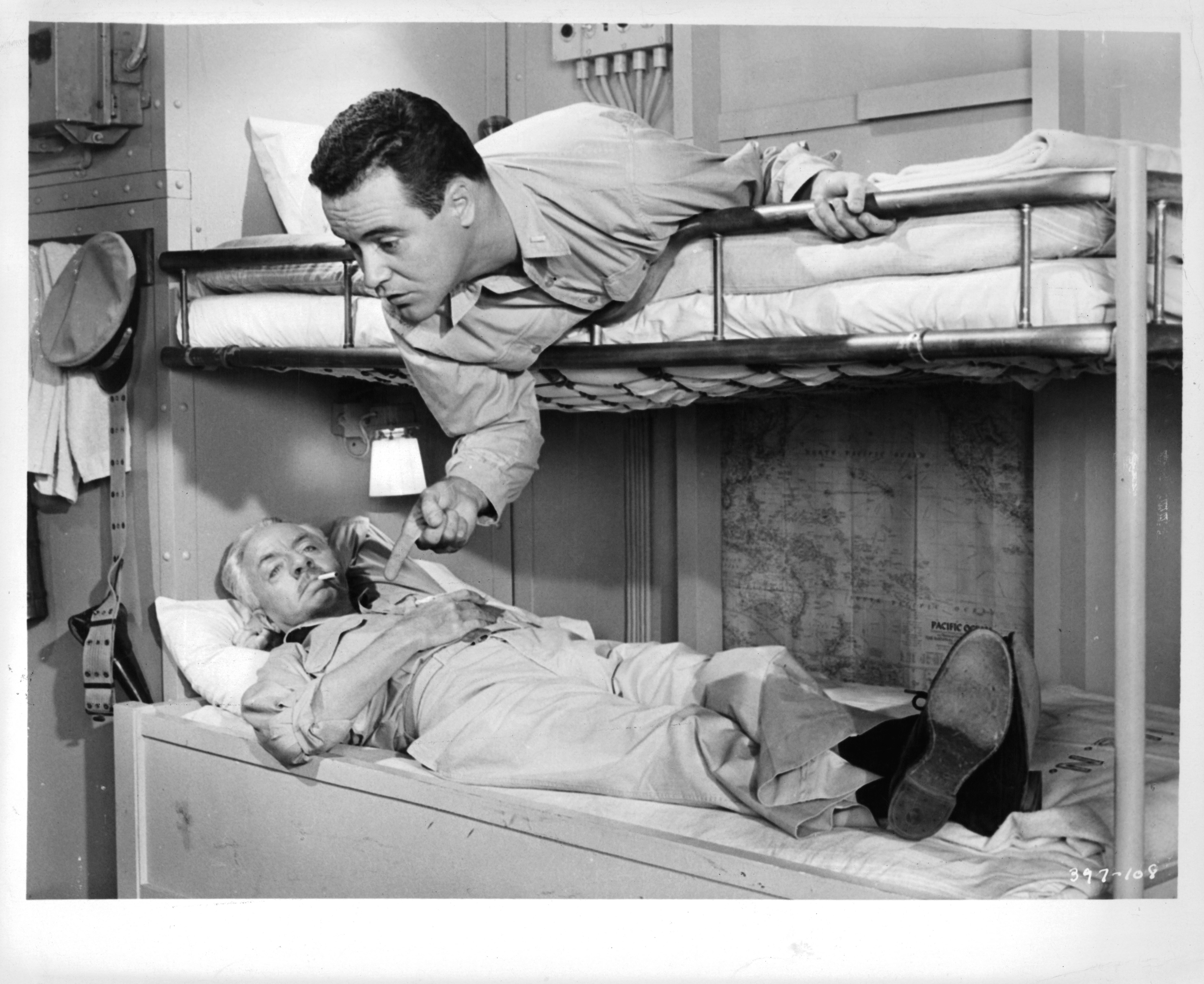 Still of Jack Lemmon and William Powell in Mister Roberts (1955)