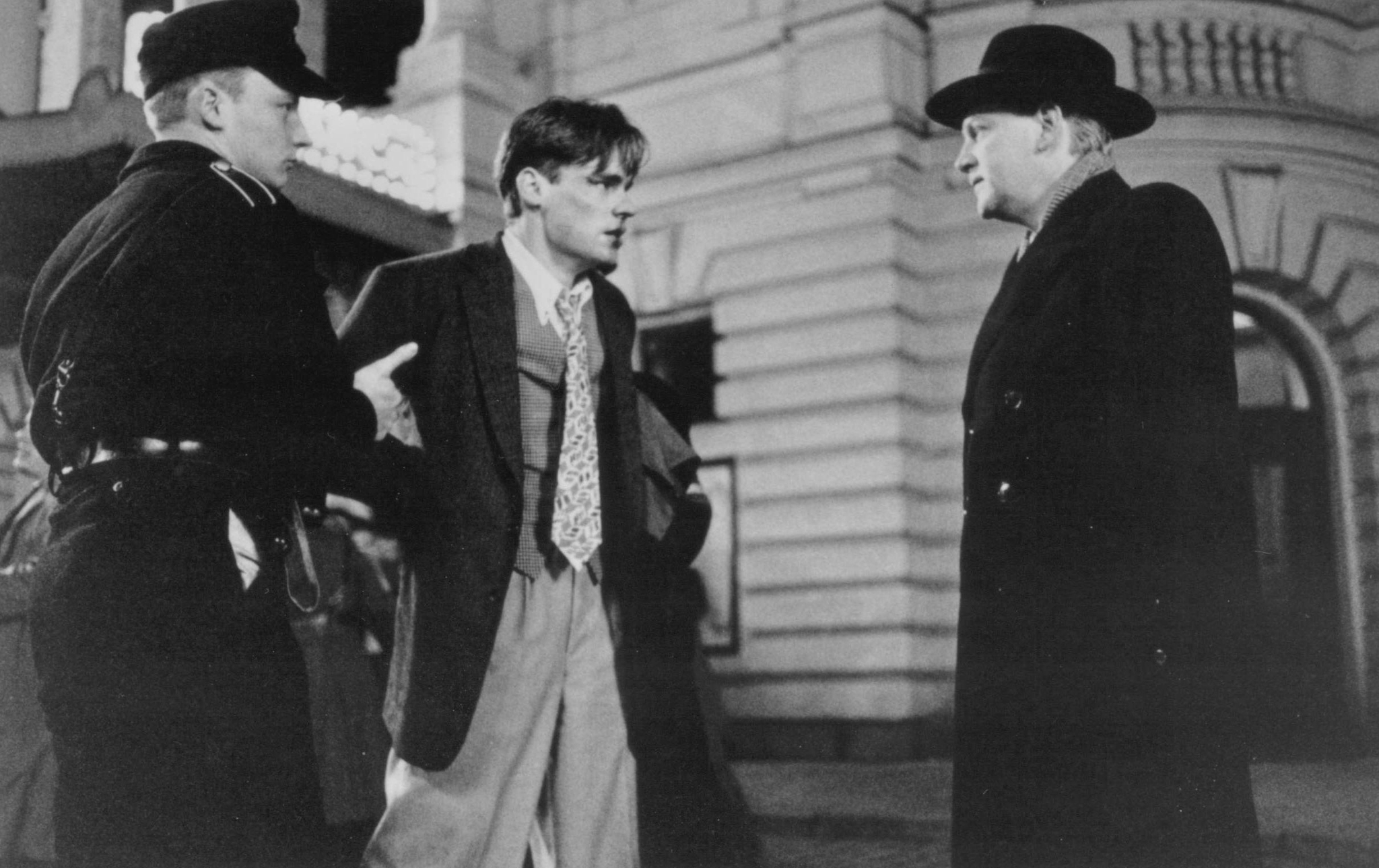 Still of Kenneth Branagh and Robert Sean Leonard in Swing Kids (1993)