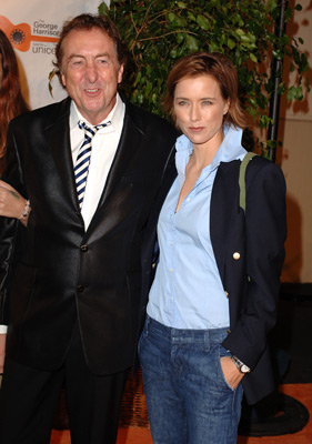 Téa Leoni and Eric Idle