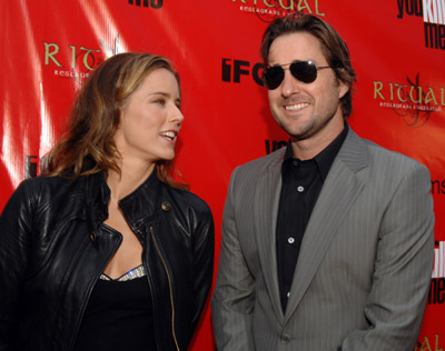 Téa Leoni and Luke Wilson at event of You Kill Me (2007)