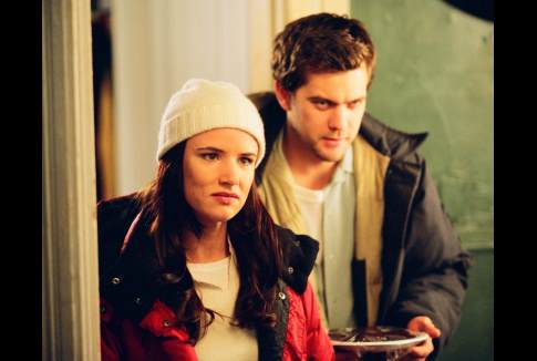 Still of Juliette Lewis and Joshua Jackson in Aurora Borealis (2005)