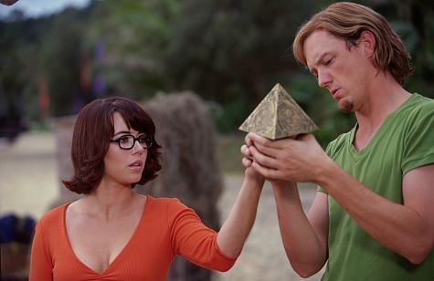 Still of Matthew Lillard and Linda Cardellini in Scooby-Doo (2002)