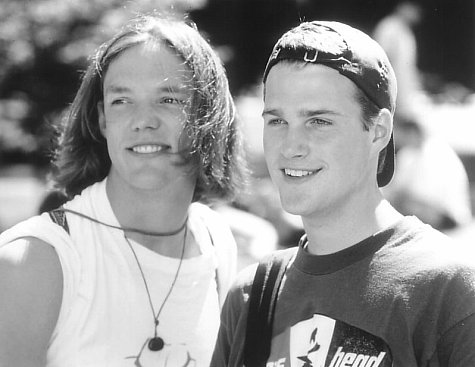 Still of Matthew Lillard and Chris O'Donnell in Mad Love (1995)