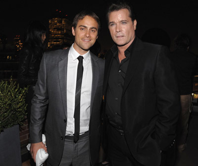 Ray Liotta and Stuart Townsend at event of Battle in Seattle (2007)