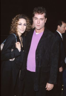 Ray Liotta and Michelle Grace at event of Play It to the Bone (1999)
