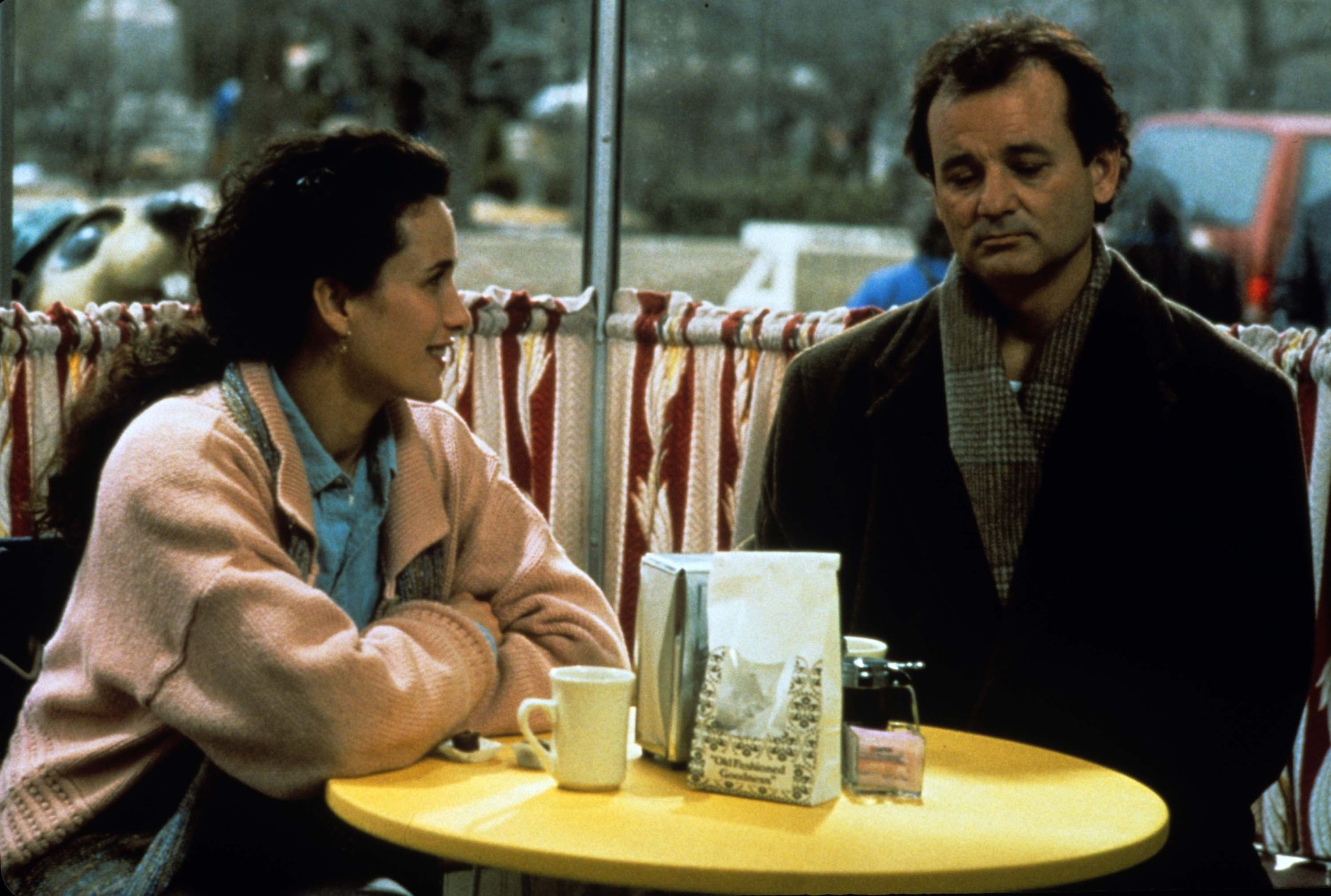 Still of Bill Murray and Andie MacDowell in Svilpiko diena (1993)